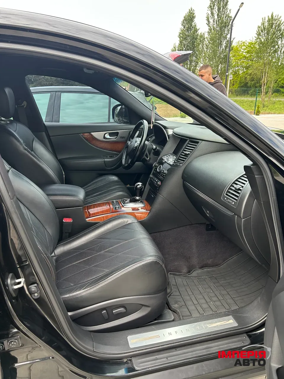 Infiniti FX - фото 16