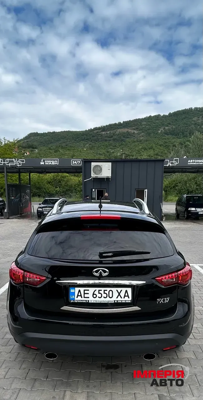 Infiniti FX - фото 6