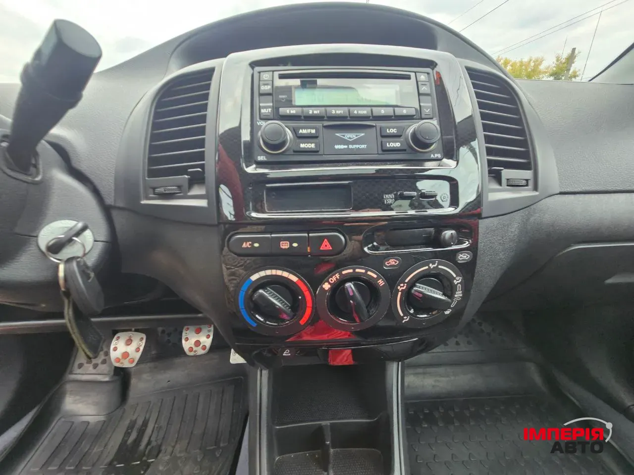 Geely MK Cross - фото 21