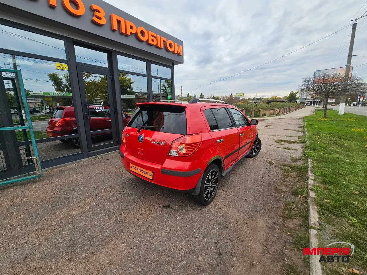 Geely MK Cross - фото 5