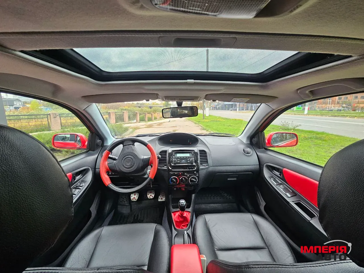 Geely MK Cross - фото 7