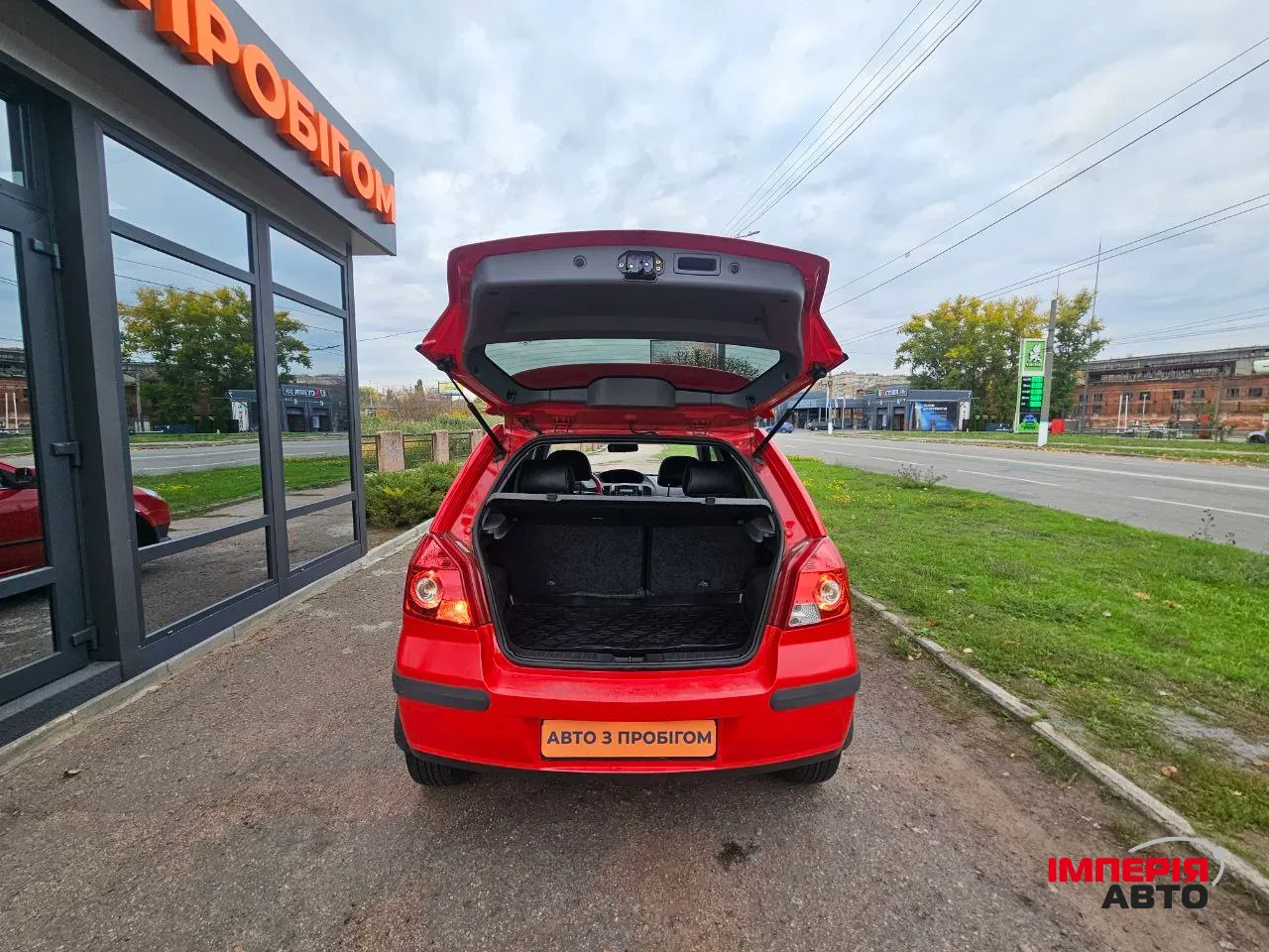 Geely MK Cross - фото 9