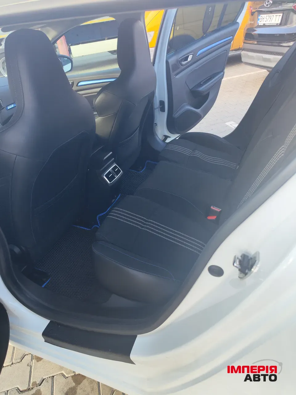 Renault Megane - фото 8