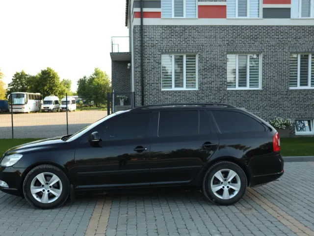 Skoda Octavia - фото 4