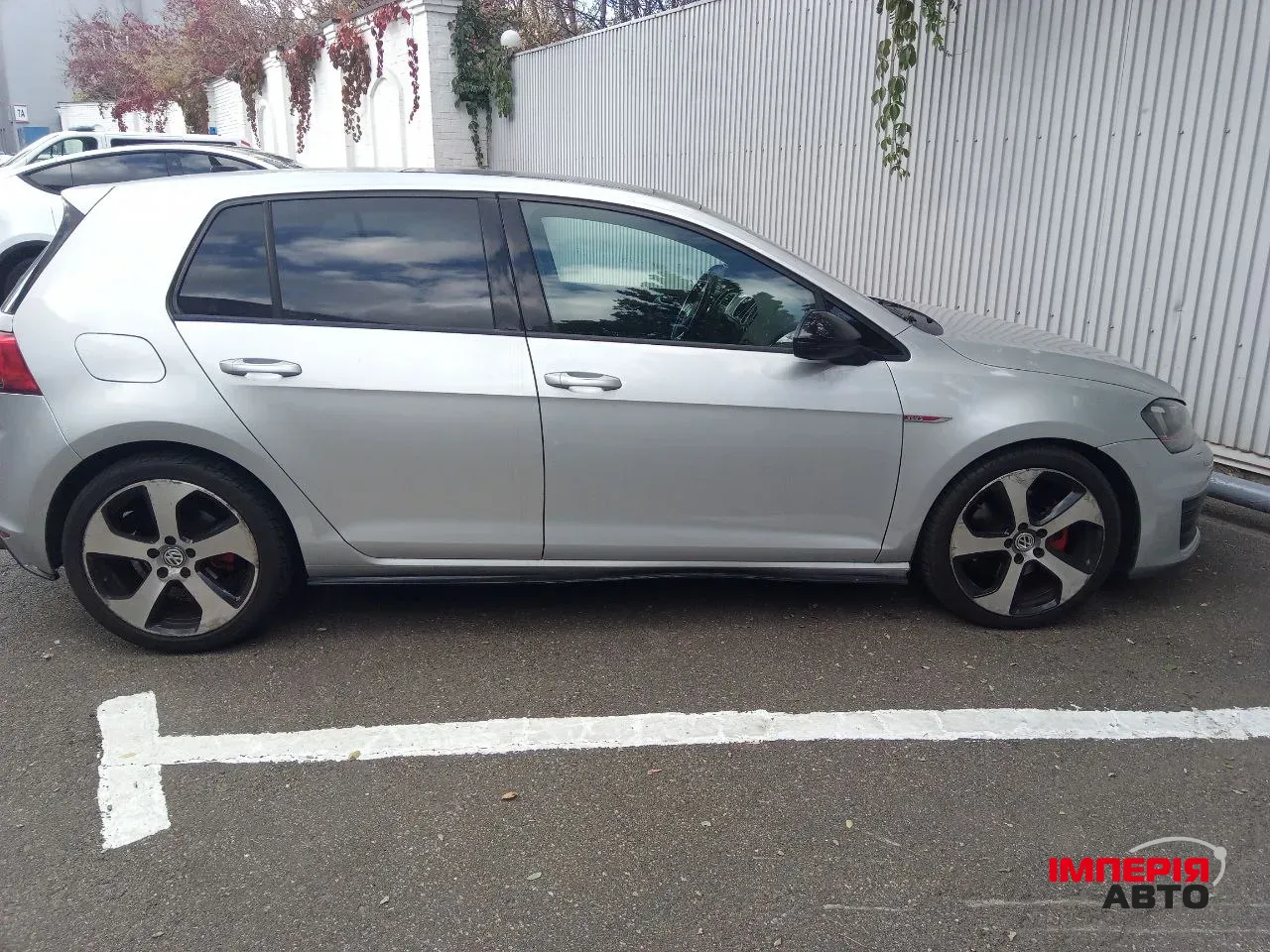Volkswagen Golf GTI - фото 6
