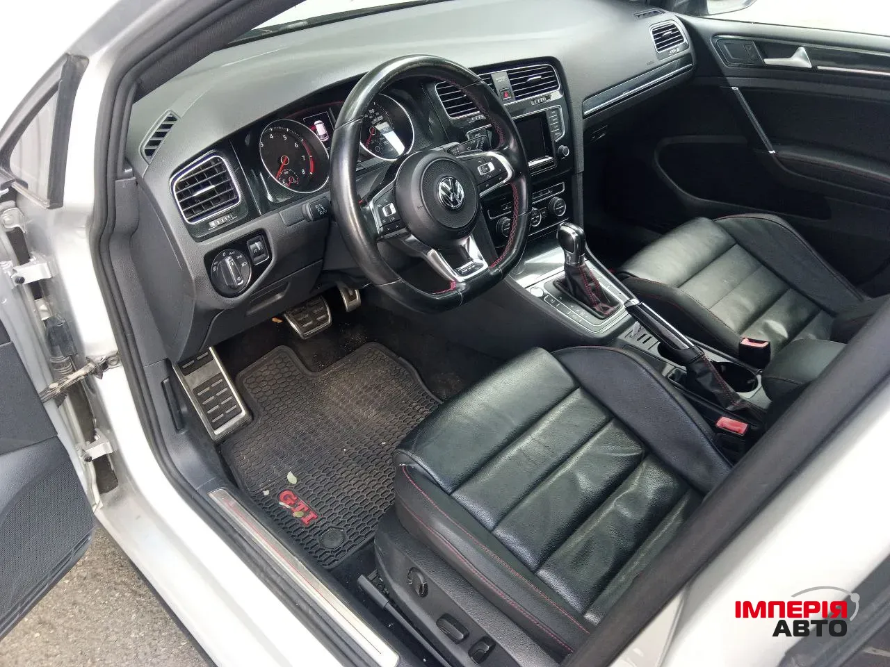 Volkswagen Golf GTI - фото 13