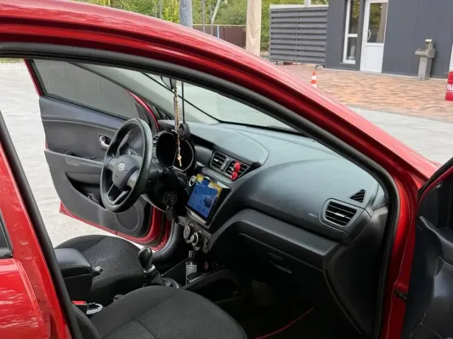 Kia Rio - фото 4