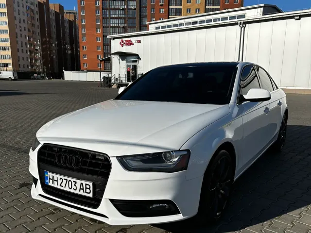 Audi A4 - фото 1