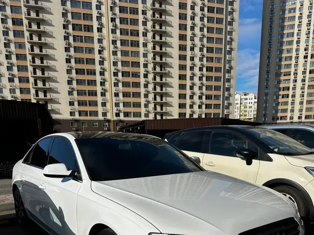 Audi A4 - фото 4