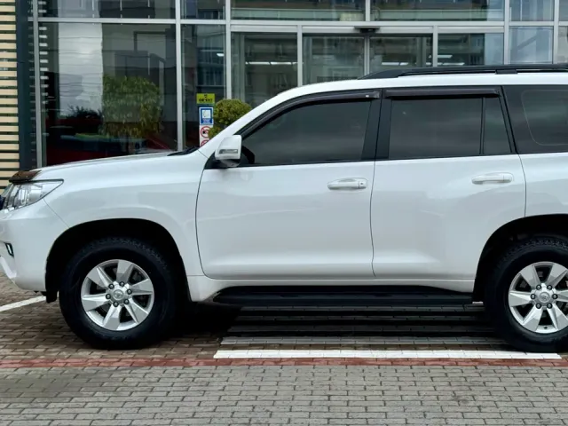 Toyota Land Cruiser Prado - фото 3