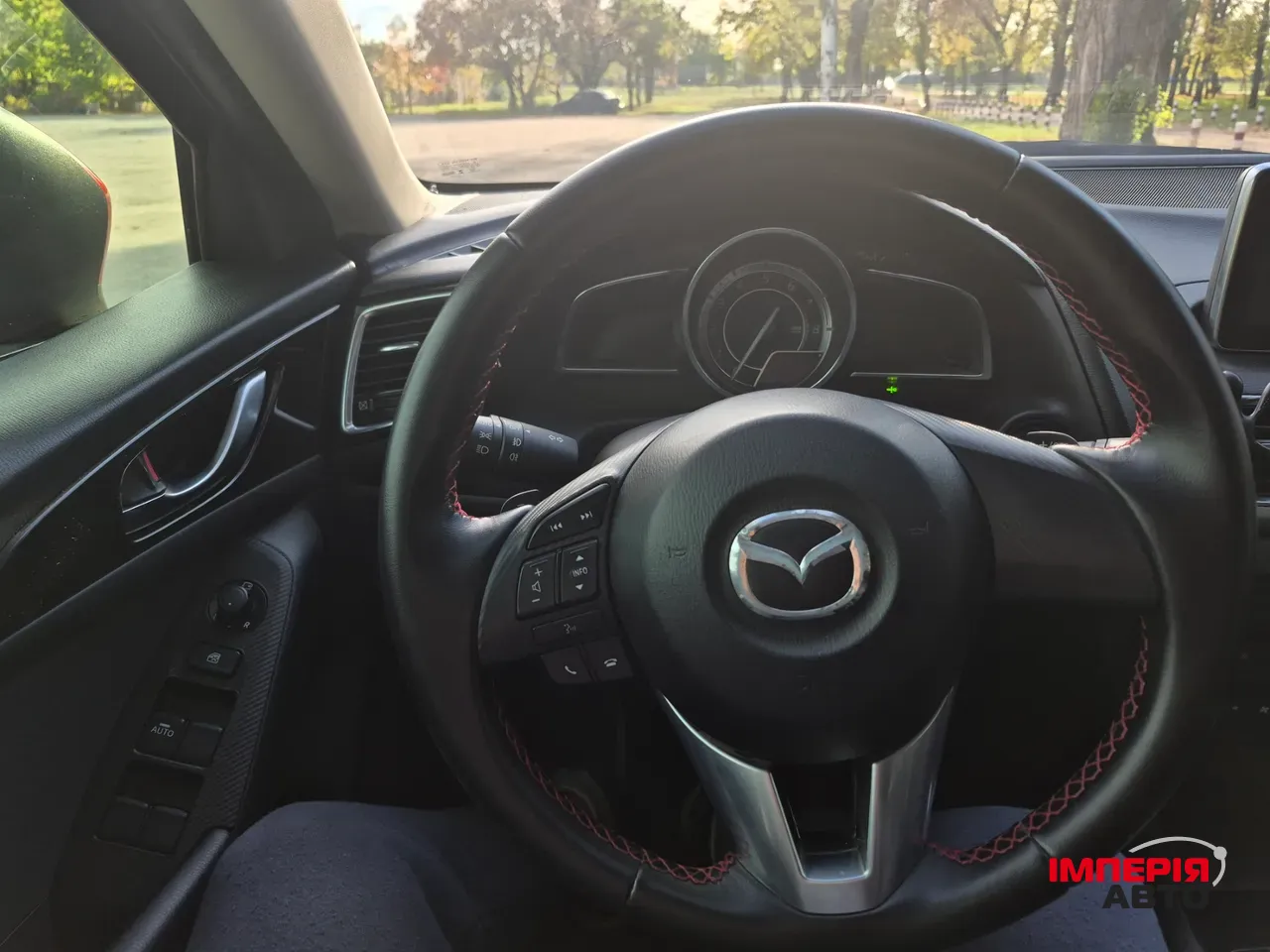 Mazda 3 - фото 11