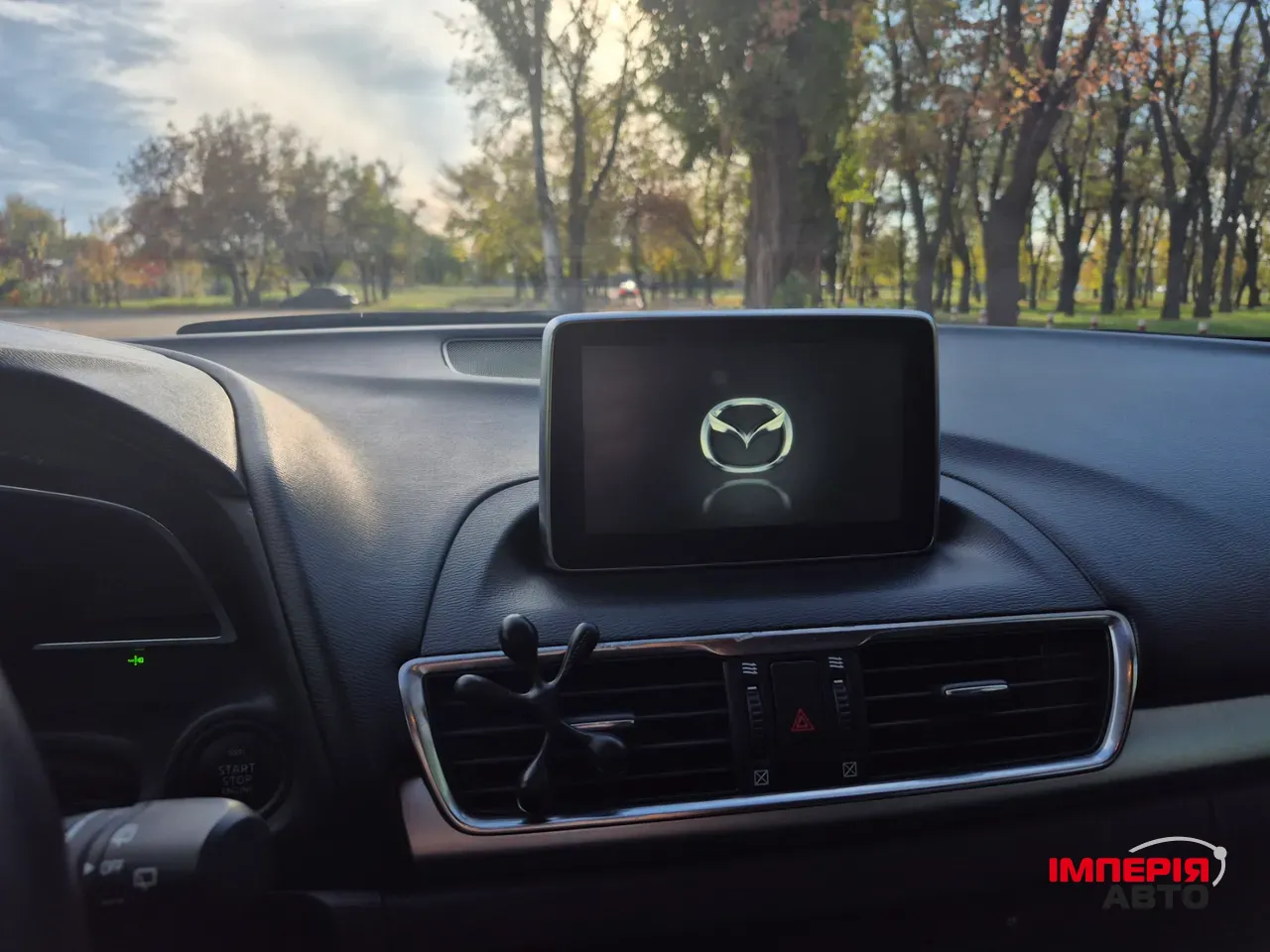 Mazda 3 - фото 9