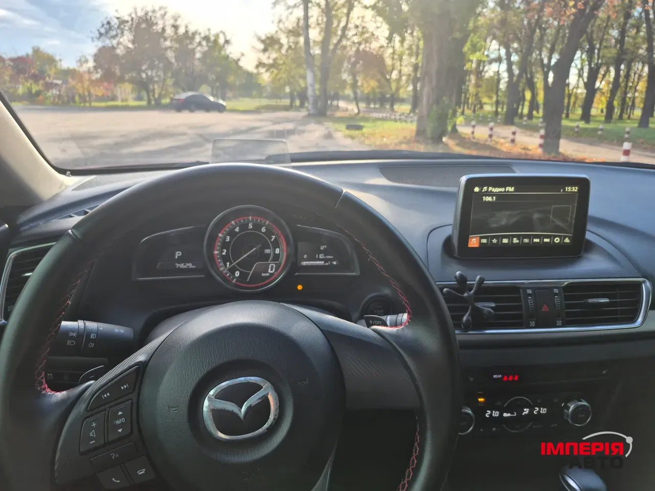 Mazda 3 - фото 8