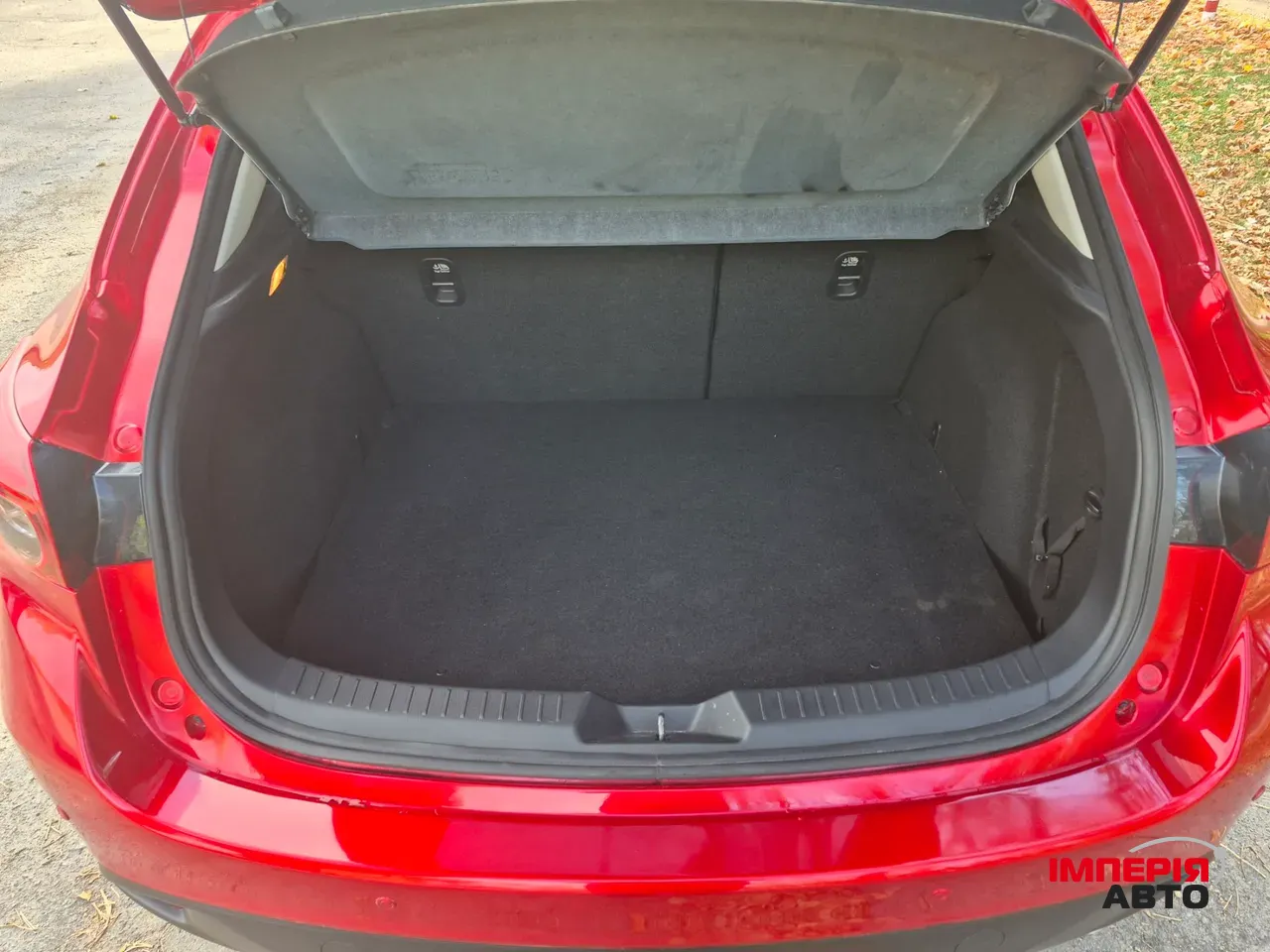 Mazda 3 - фото 7