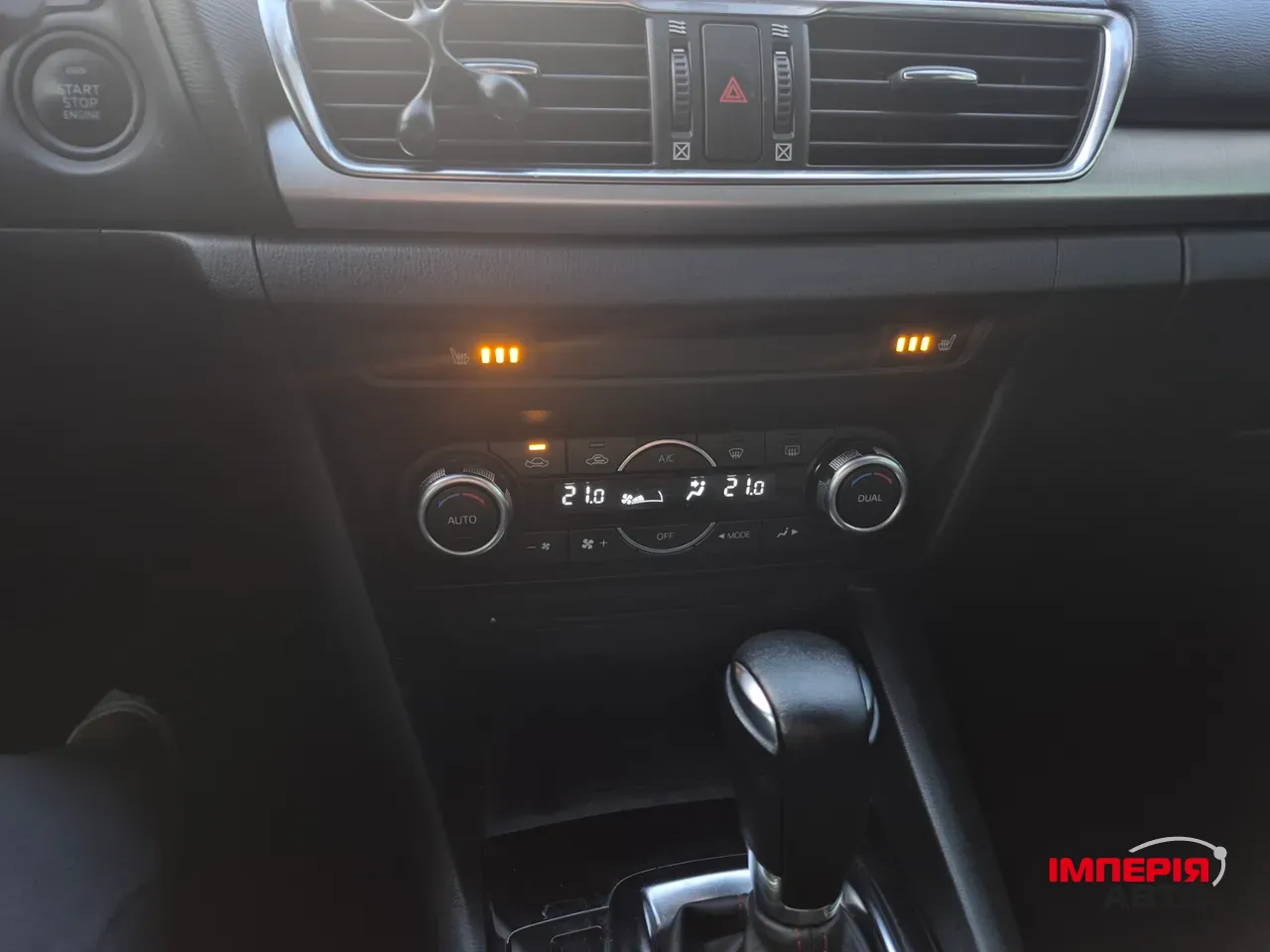 Mazda 3 - фото 10