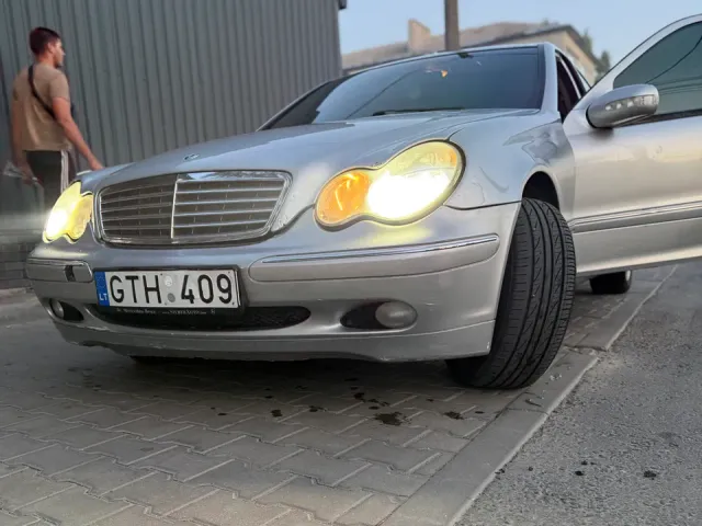 Mercedes-Benz C-Класс - фото 3