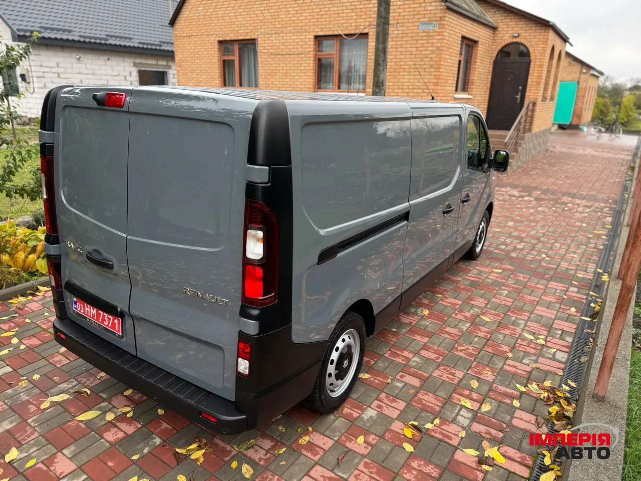 Renault Trafic - фото 12