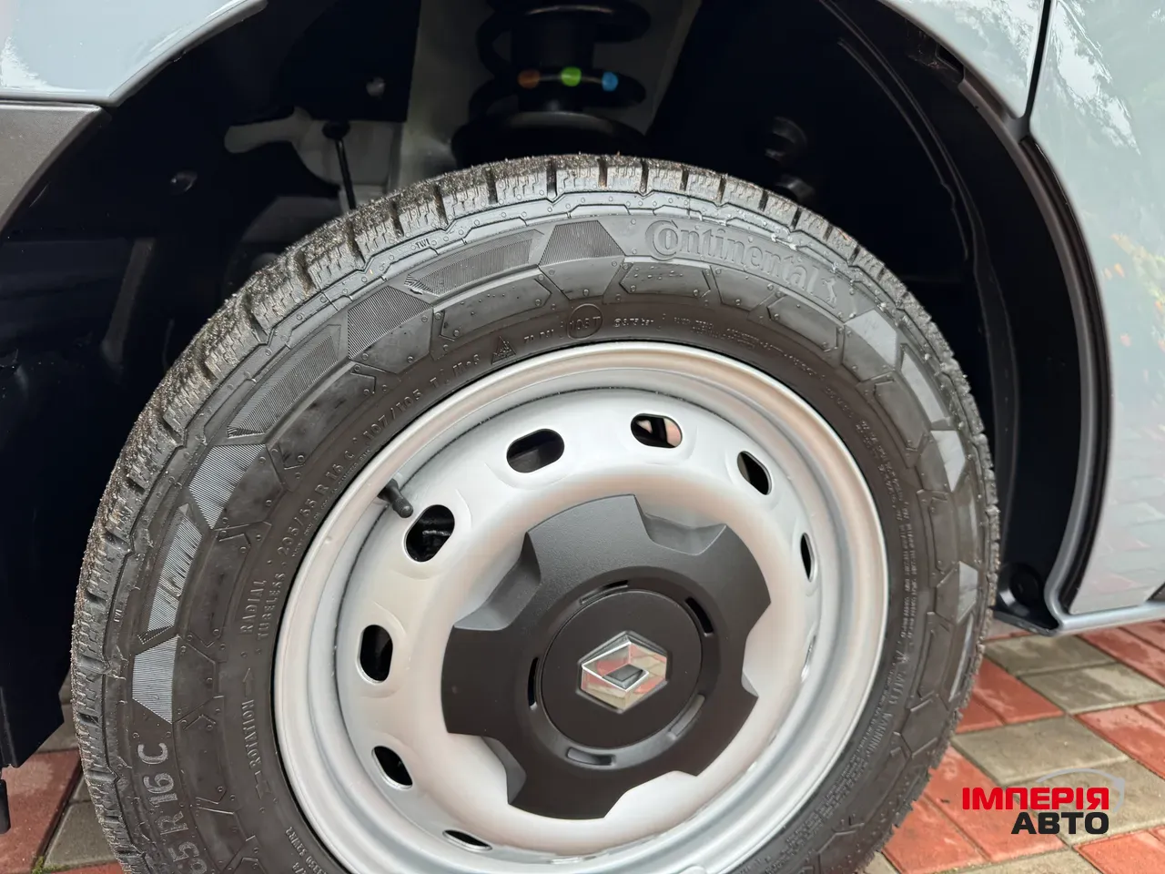 Renault Trafic - фото 36