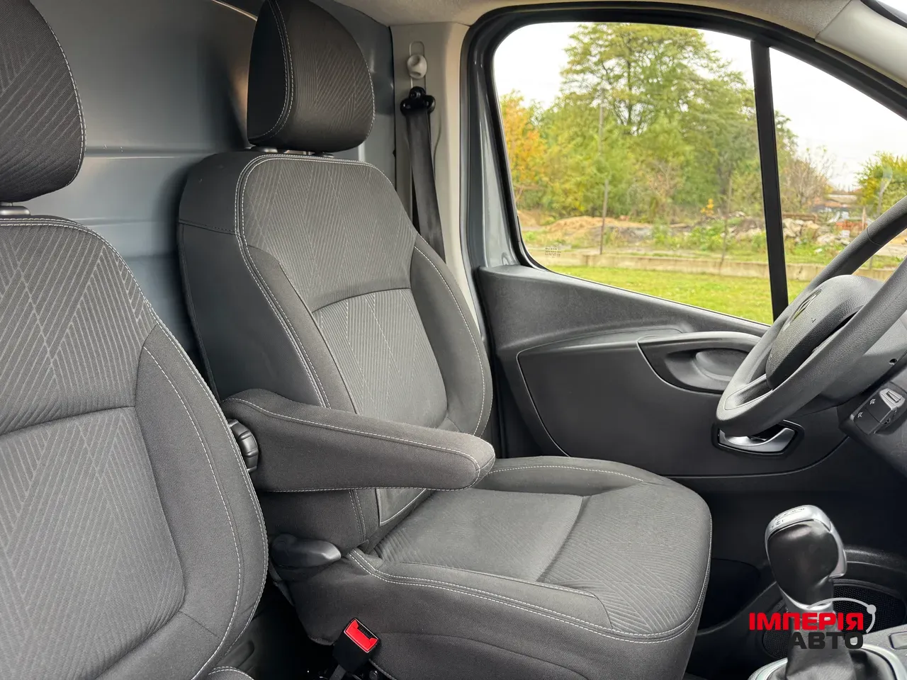 Renault Trafic - фото 24