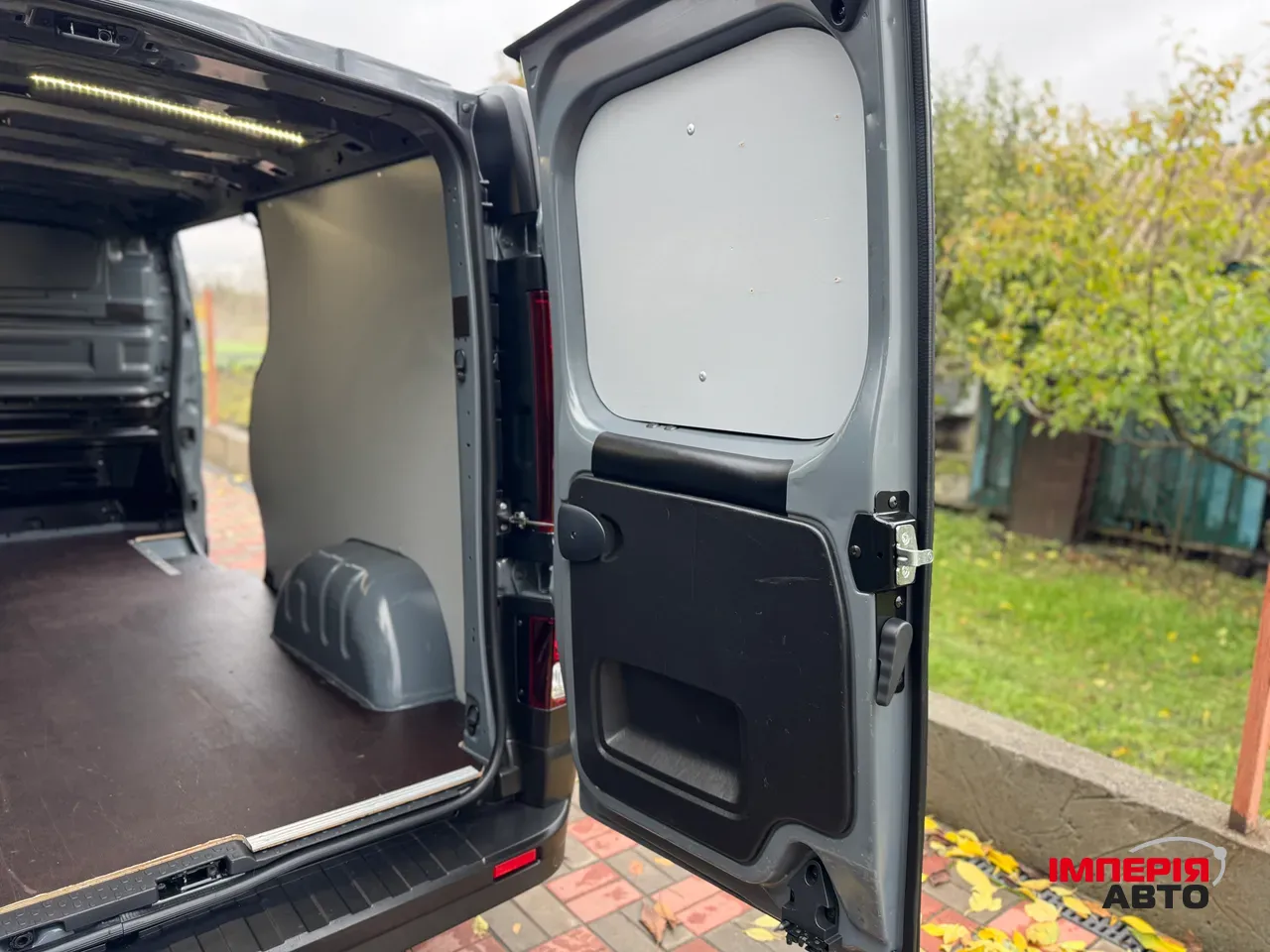 Renault Trafic - фото 14