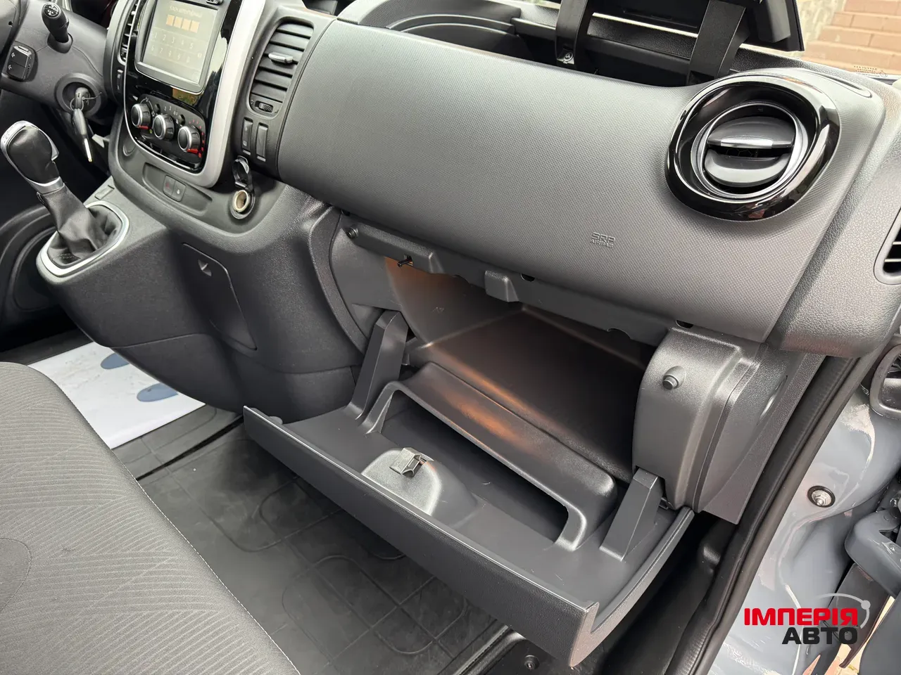 Renault Trafic - фото 21