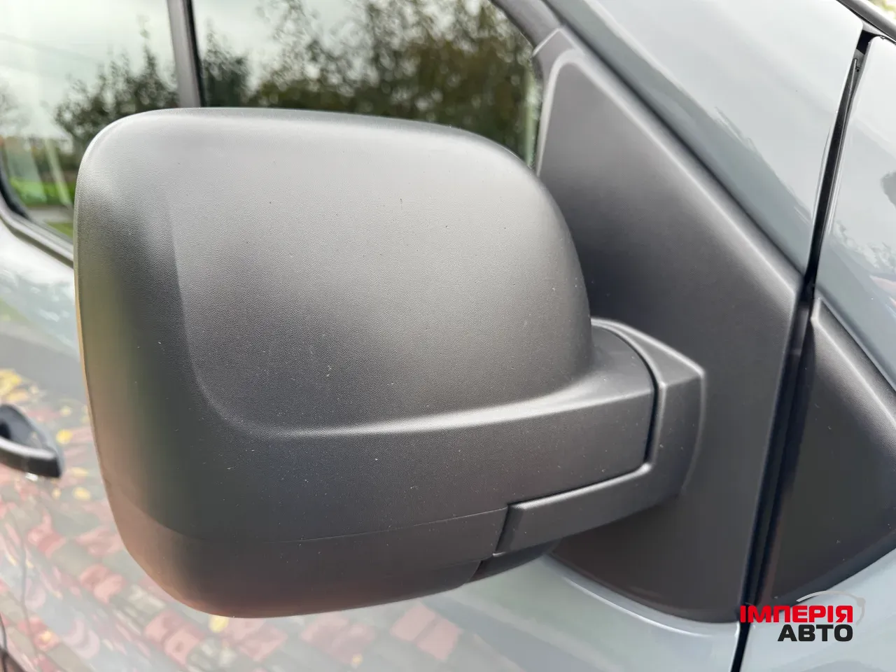 Renault Trafic - фото 28