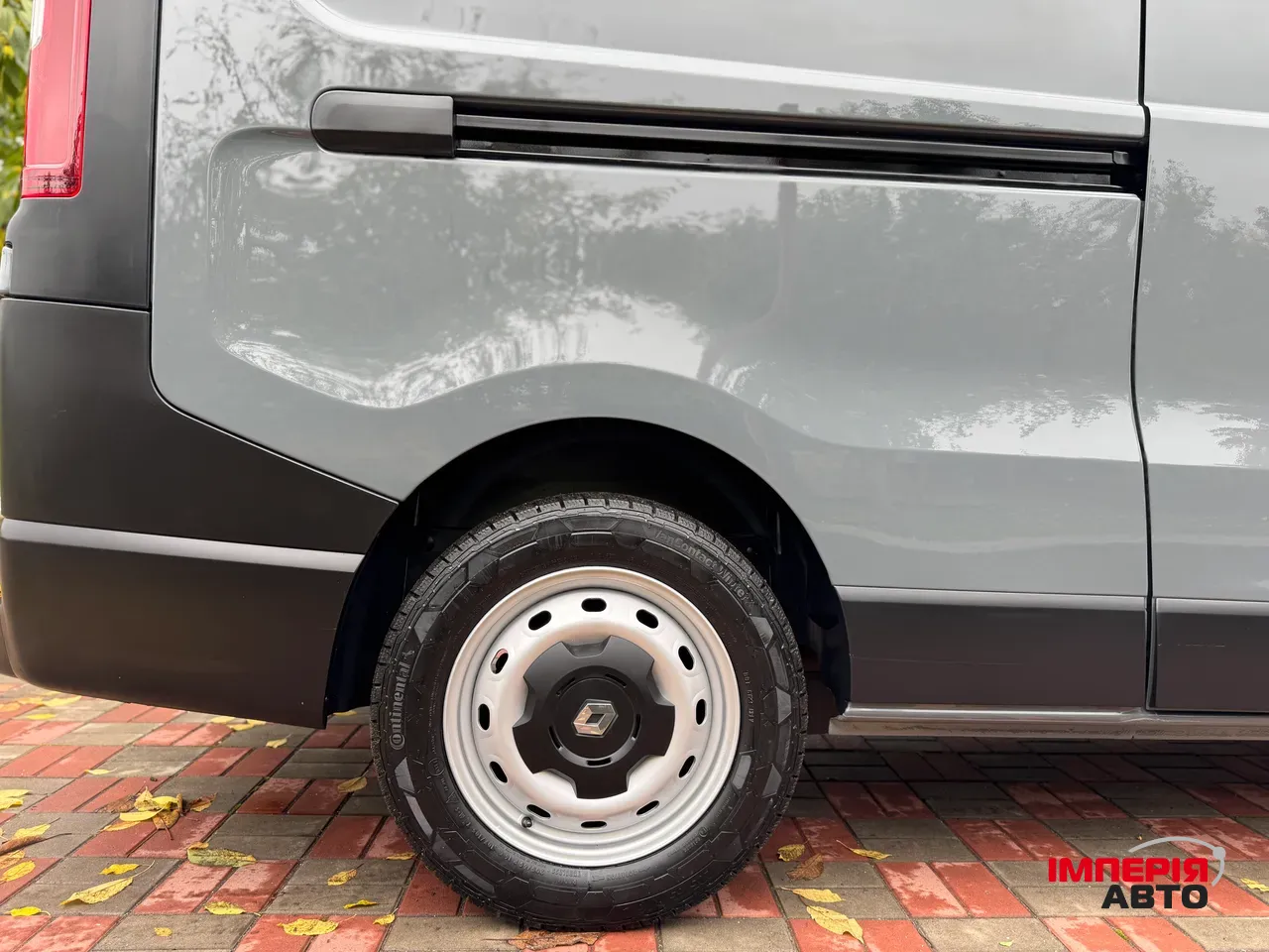 Renault Trafic - фото 8