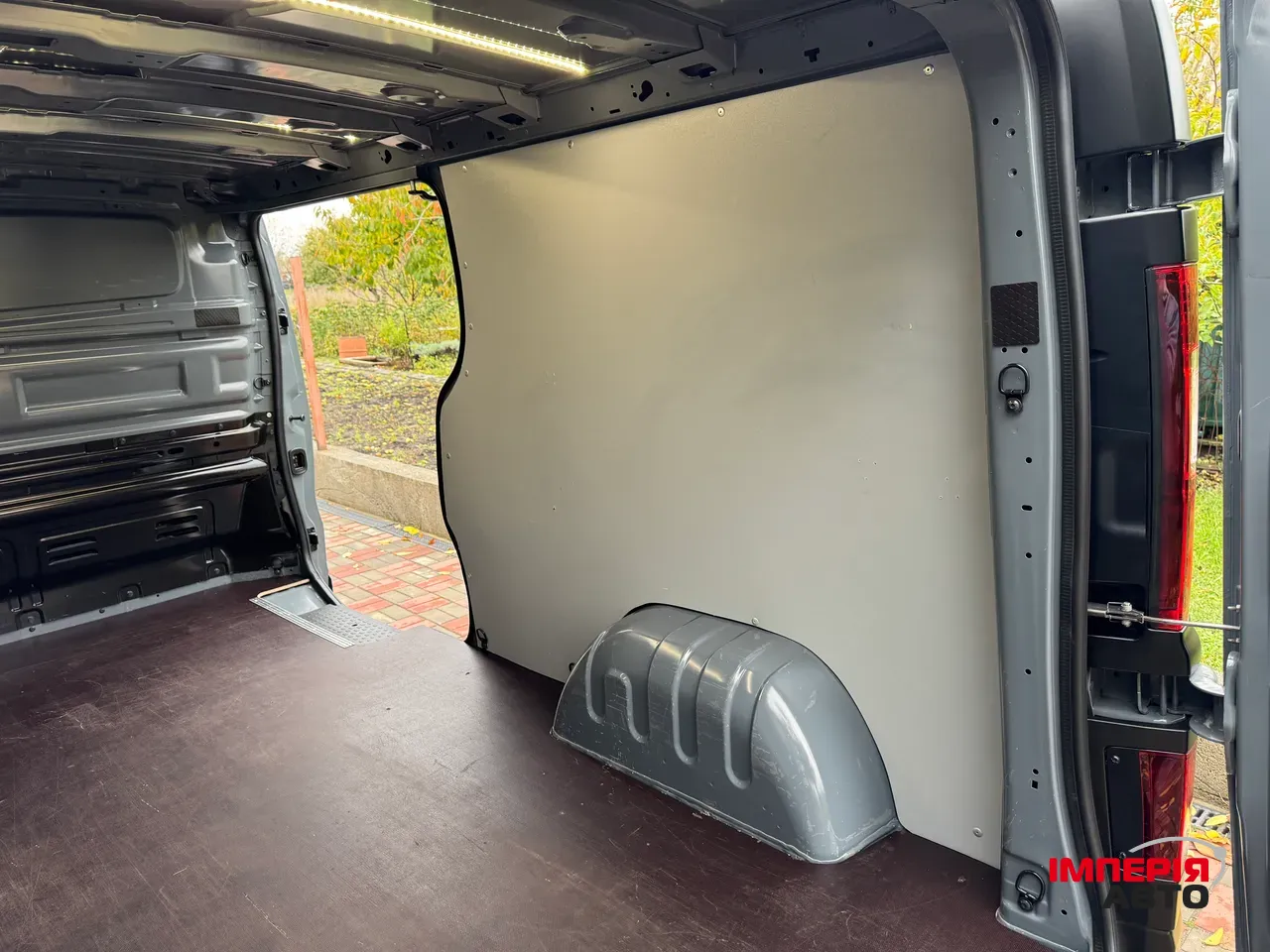 Renault Trafic - фото 19