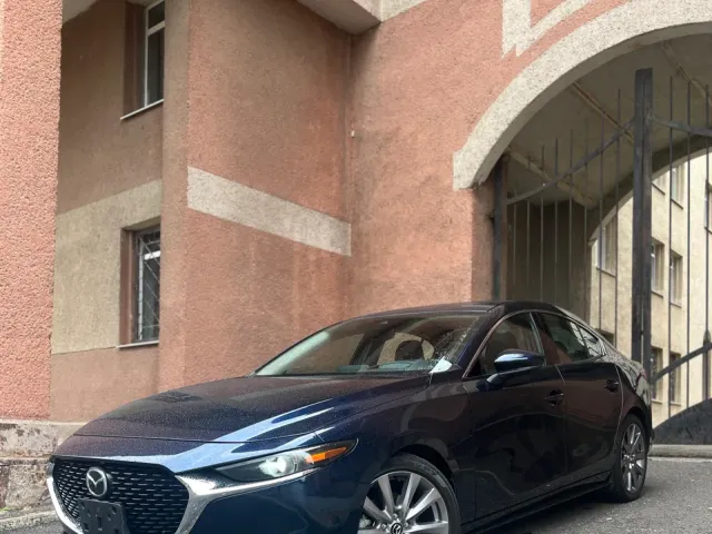 Mazda 3 - фото 2