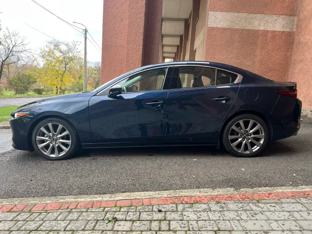 Mazda 3 - фото 4