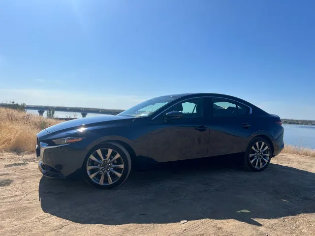 Mazda 3 - фото 2