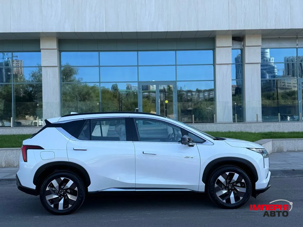 Mitsubishi Airtrek - фото 10