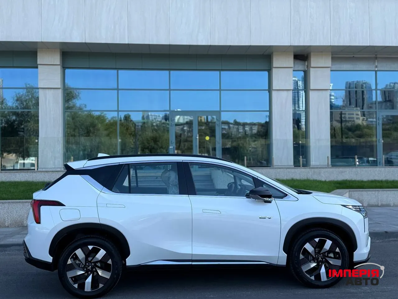 Mitsubishi Airtrek - фото 13