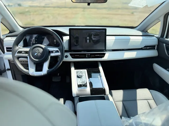 Mitsubishi Airtrek - фото 2