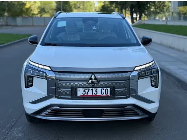 Mitsubishi Airtrek - фото 5