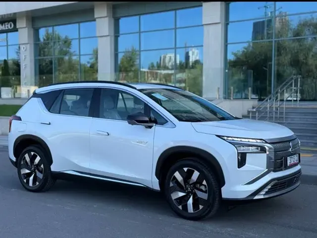 Mitsubishi Airtrek - фото 3