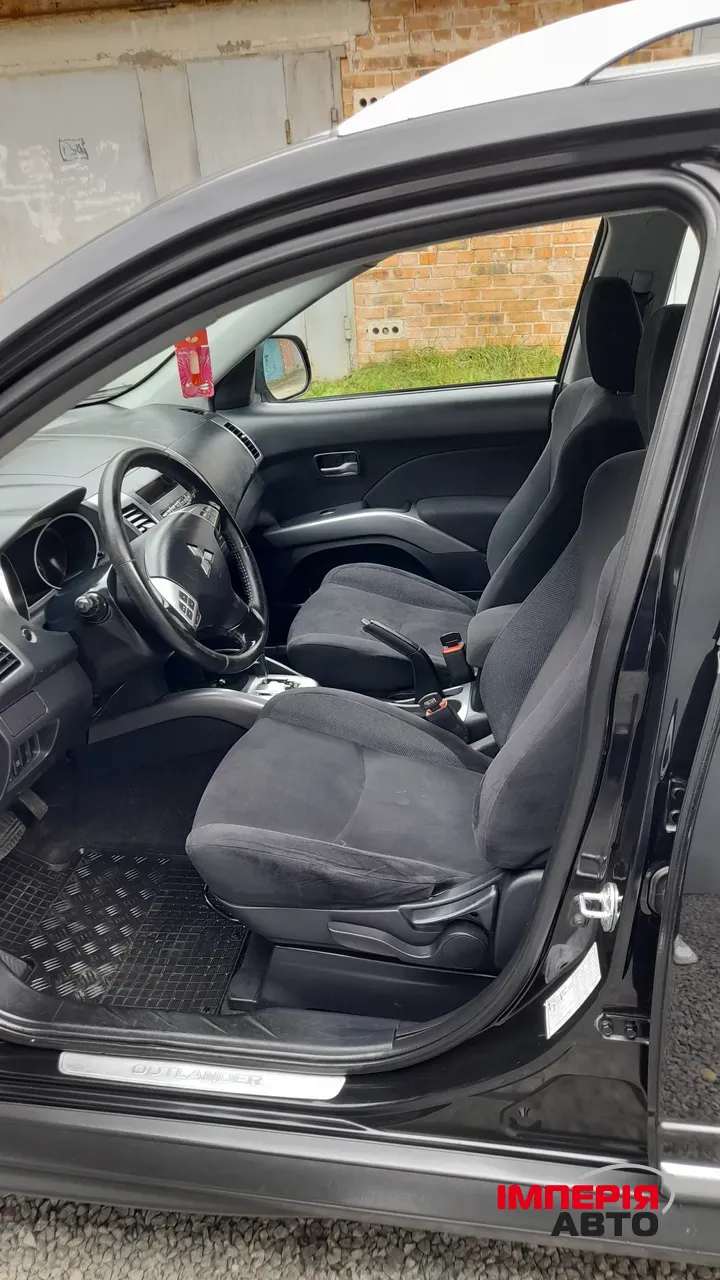 Mitsubishi Outlander - фото 15