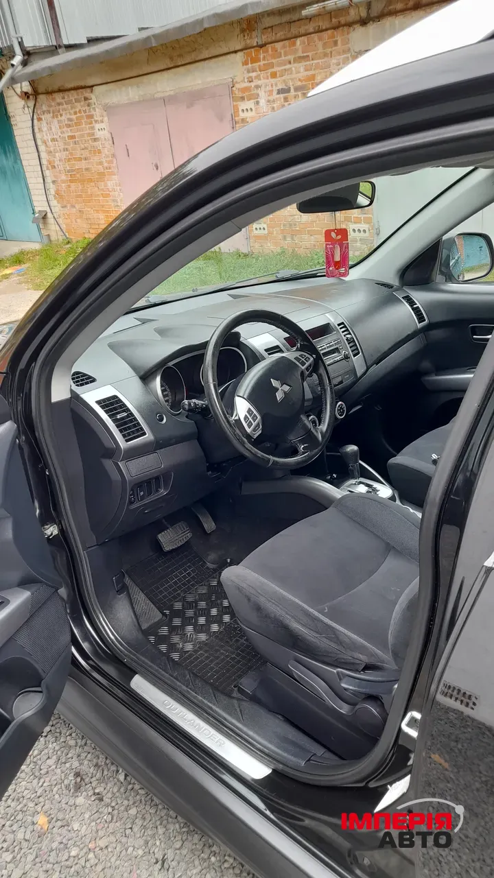 Mitsubishi Outlander - фото 19
