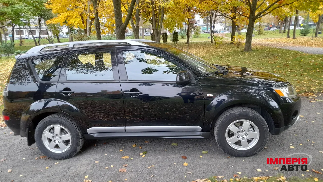 Mitsubishi Outlander - фото 4