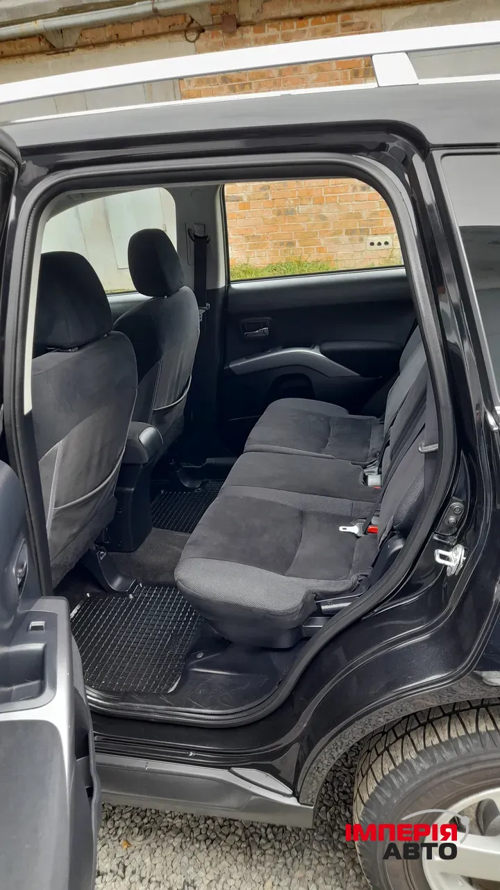 Mitsubishi Outlander - фото 16