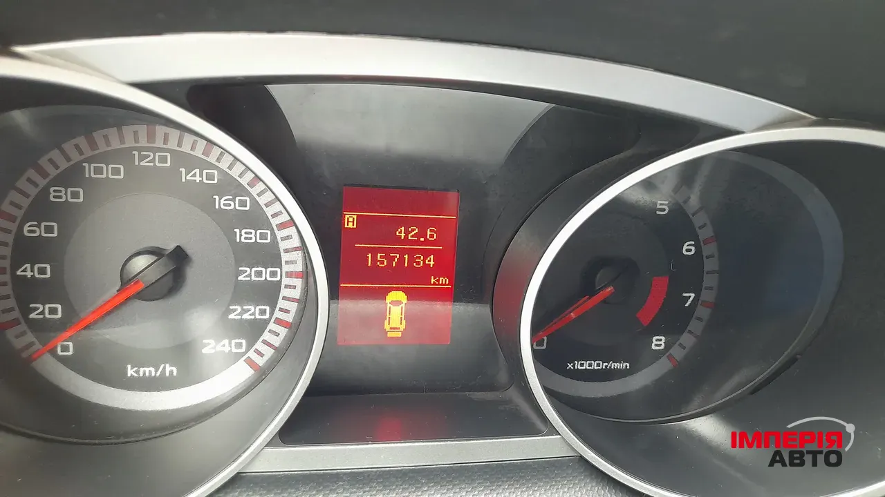 Mitsubishi Outlander - фото 8