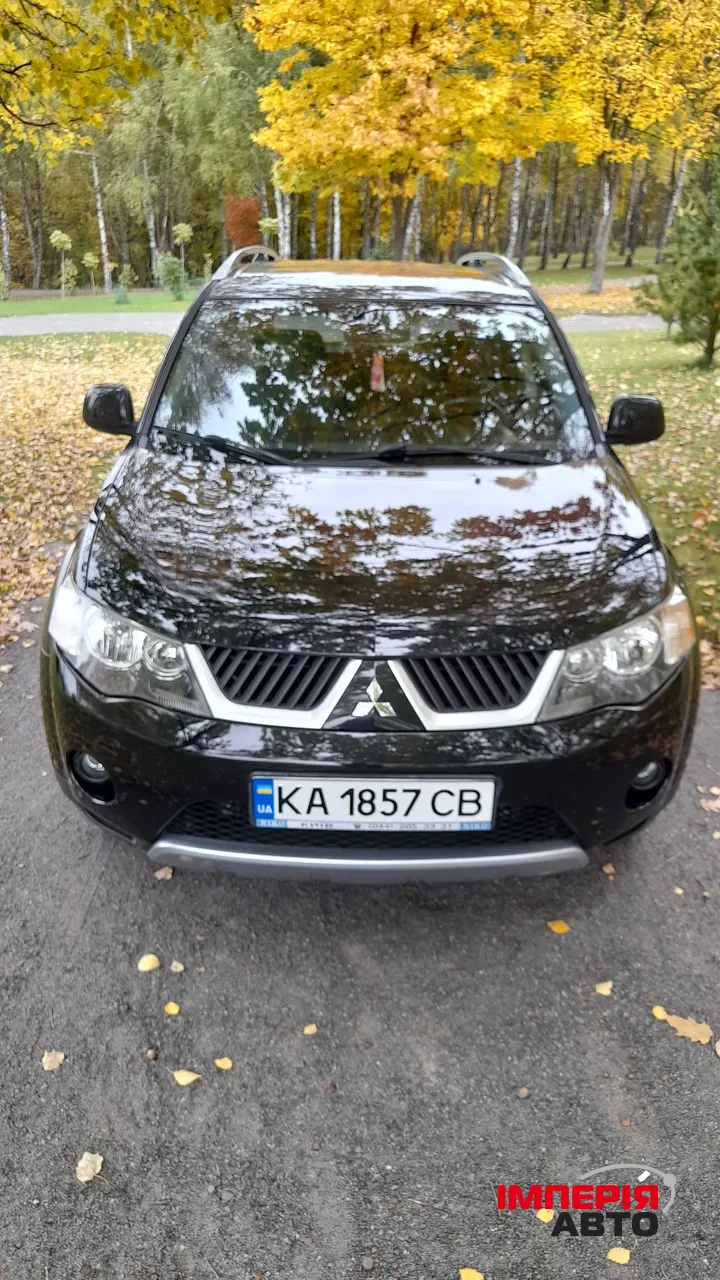 Mitsubishi Outlander - фото 2