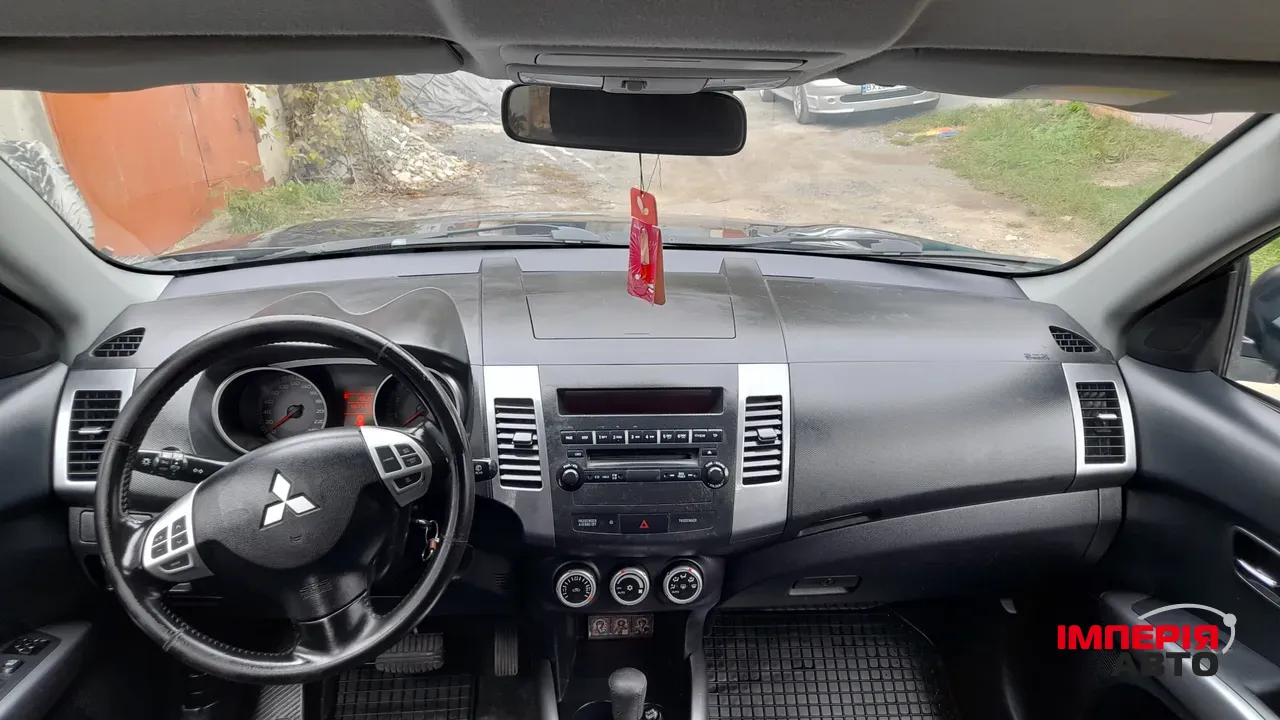 Mitsubishi Outlander - фото 18