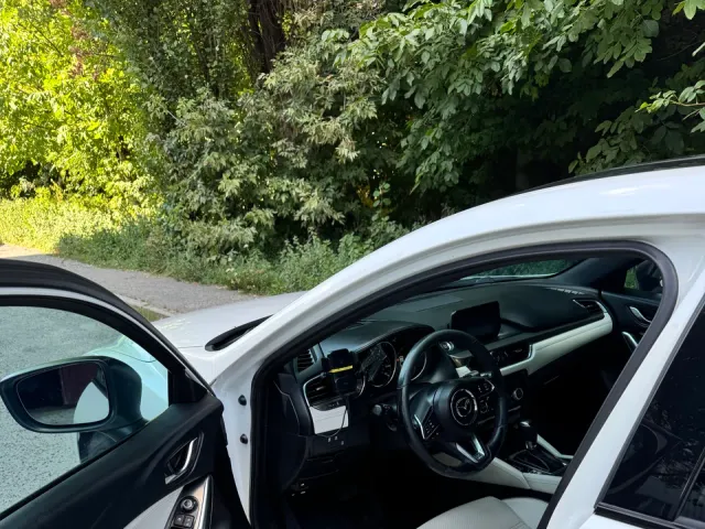 Mazda 6 - фото 2