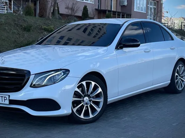 Mercedes-Benz E-Класс - фото 4