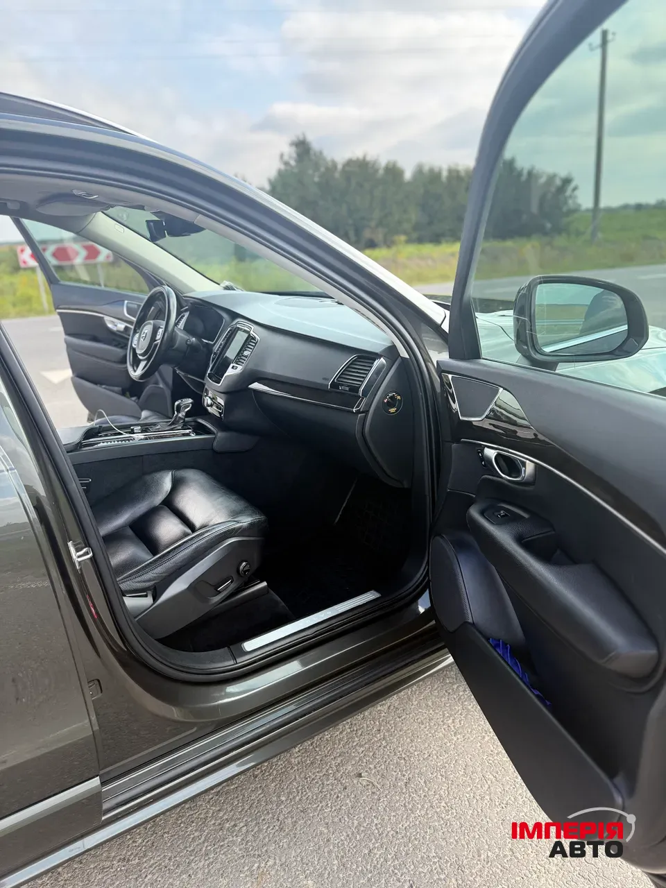 Volvo XC90 - фото 8