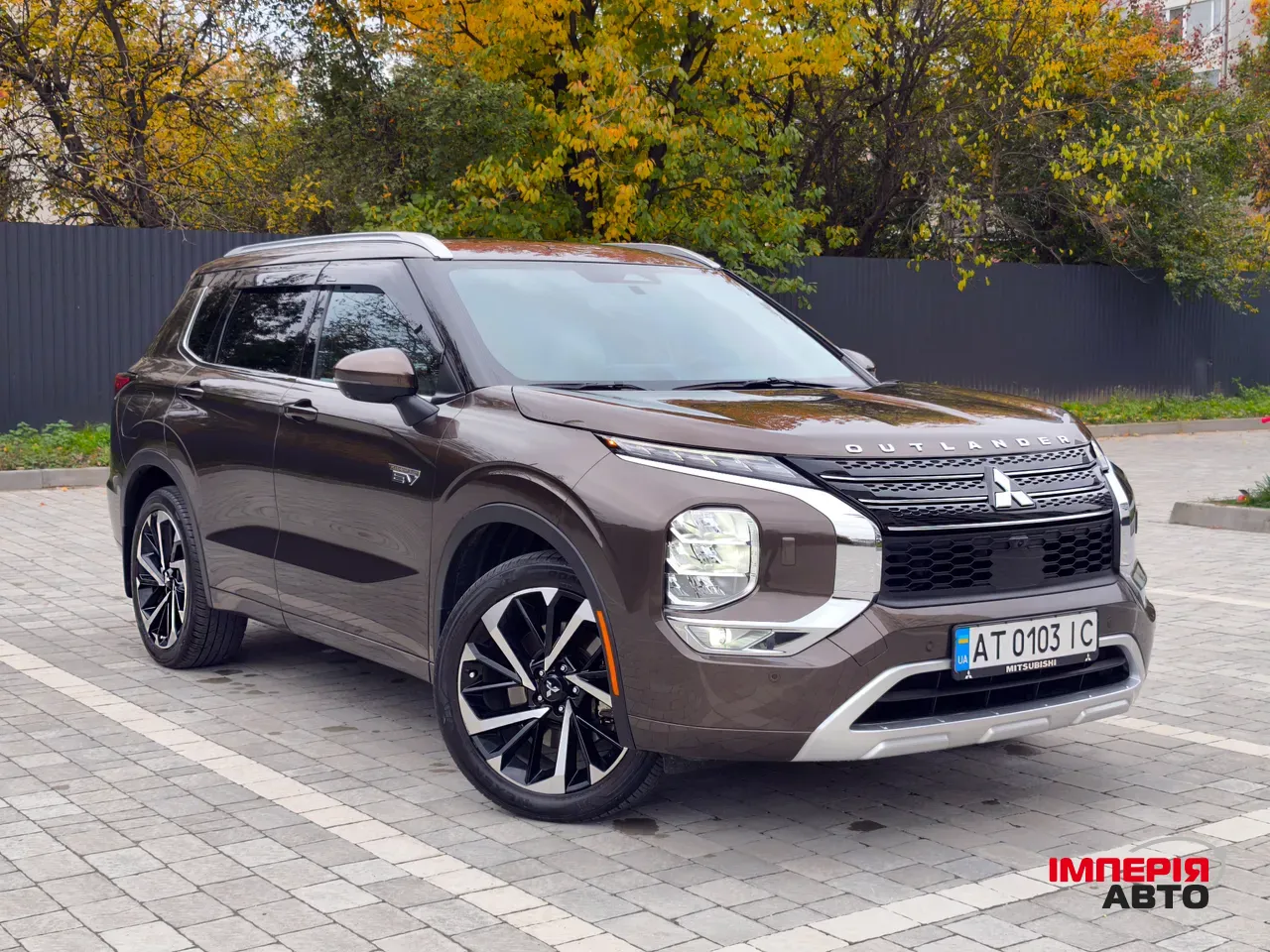 Mitsubishi Outlander - фото 2