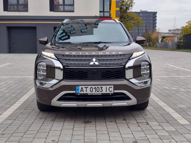 Mitsubishi Outlander - фото 5
