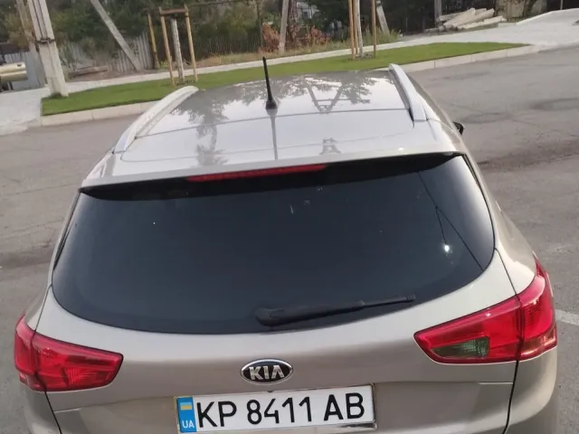 Kia Ceed - фото 4