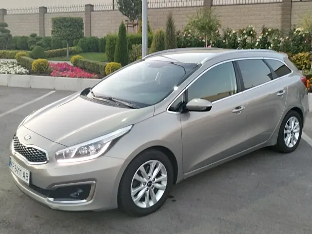 Kia Ceed - фото 1